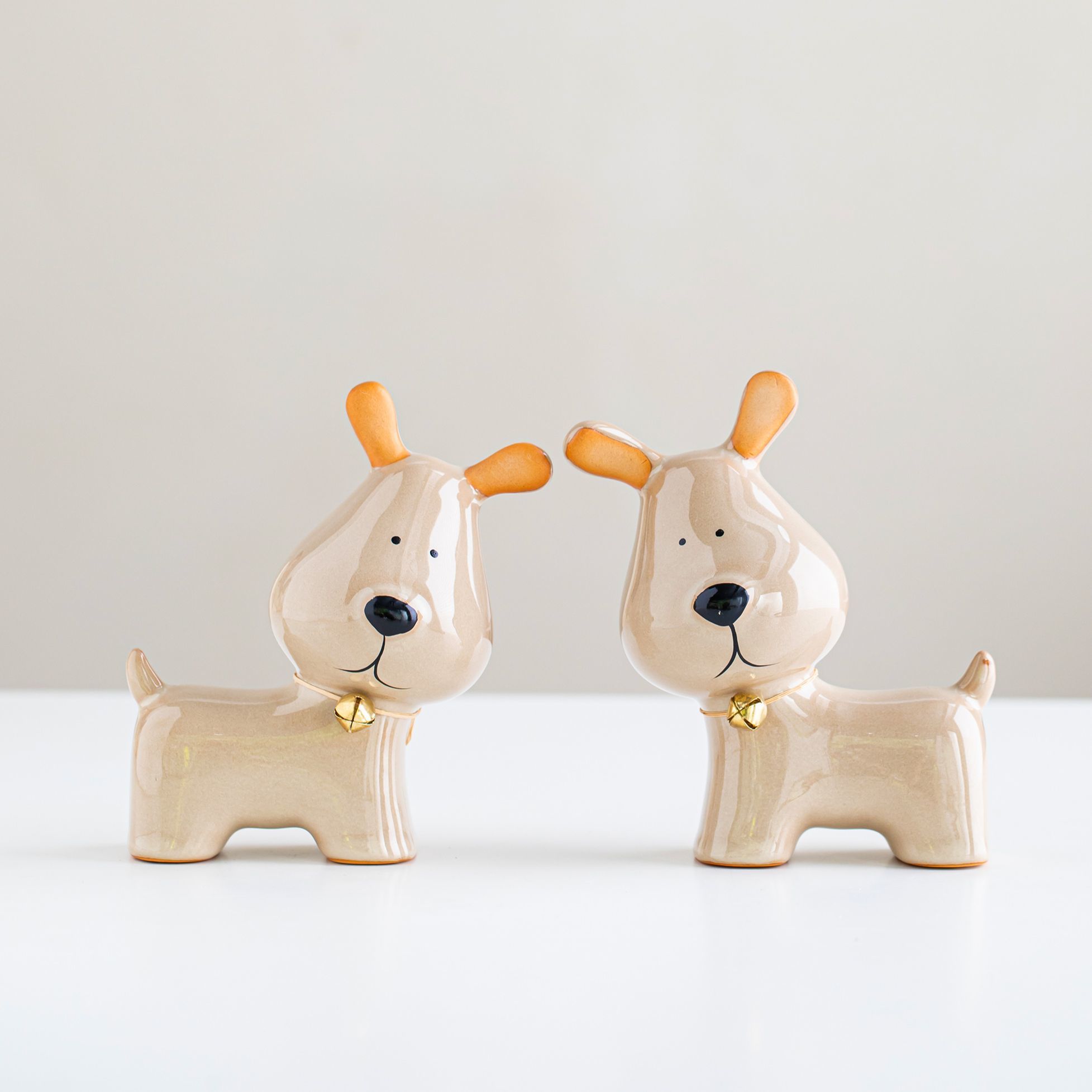 クリエイティブな北欧スタイルのセラミックベル子犬オーナメント - Office Technologies のレビューと価格